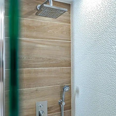 Amazing Maisonette With A Sea View And A Pool Access Apartman