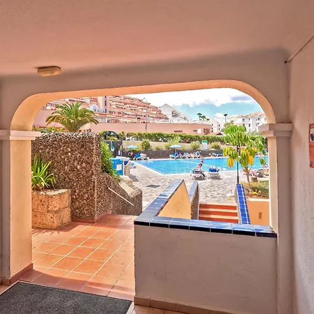 Apartman Amazing Maisonette With A Sea View And A Pool Access