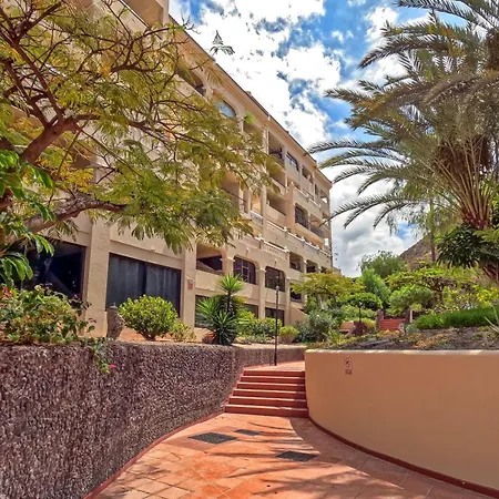 Apartman Amazing Maisonette With A Sea View And A Pool Access