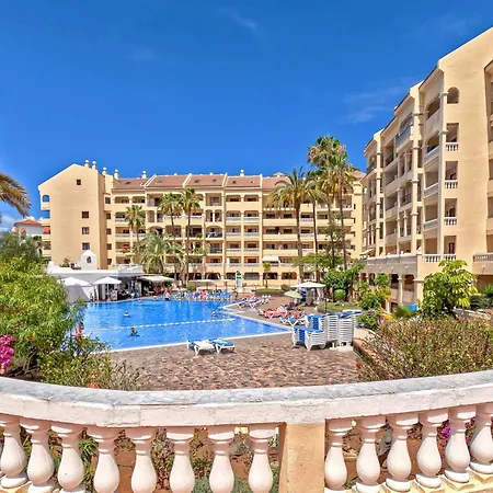 Apartman Amazing Maisonette With A Sea View And A Pool Access